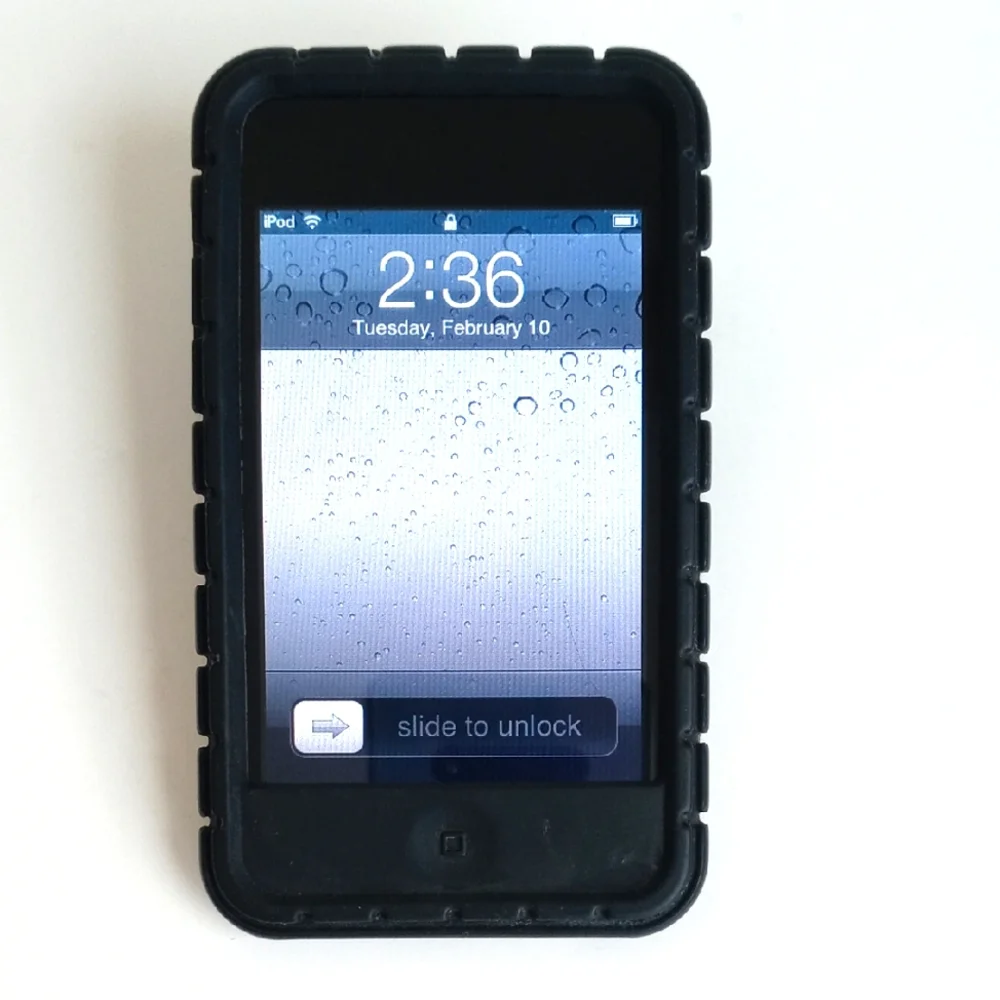 32G iPod Touch With Black Protective Case for iPod Touch And Charger